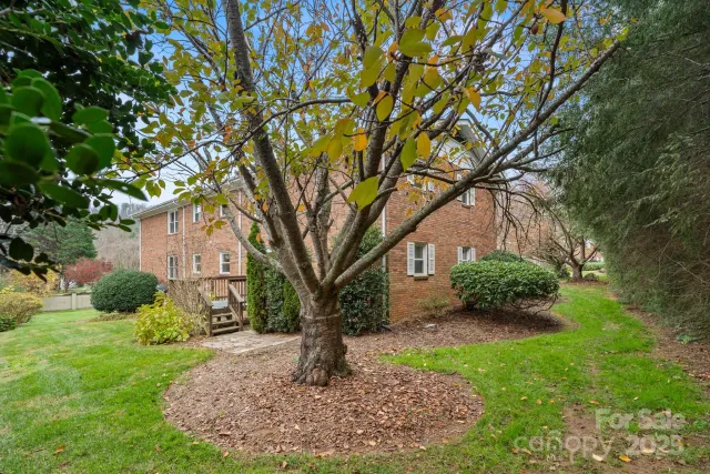 27 Capri Lane