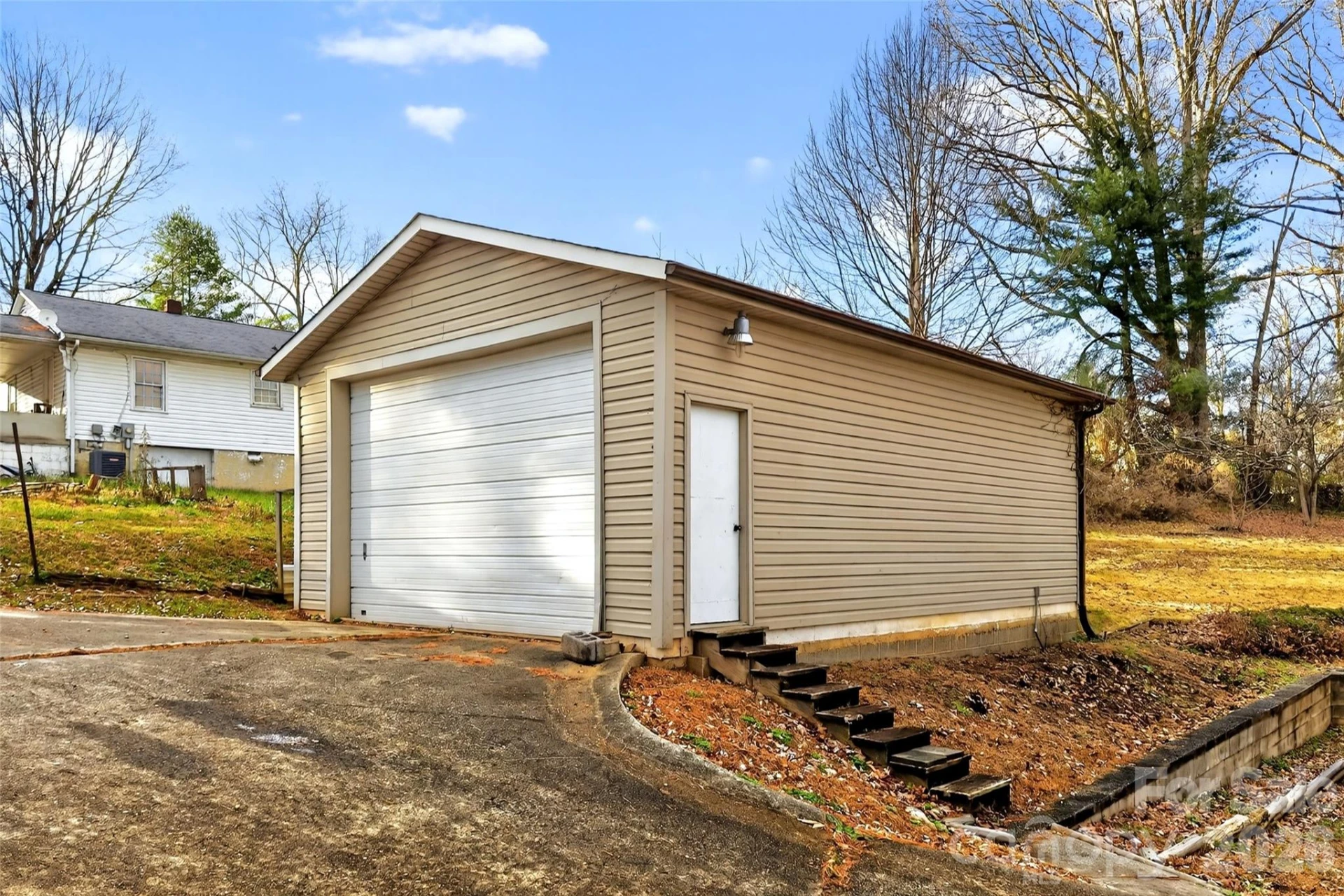2390 Sugar Hill Road - Photo 30