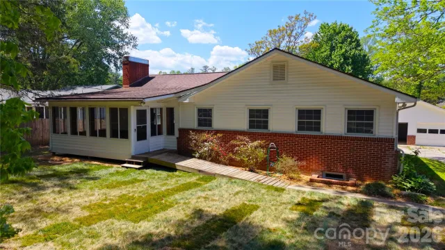 1627 Greenville Highway