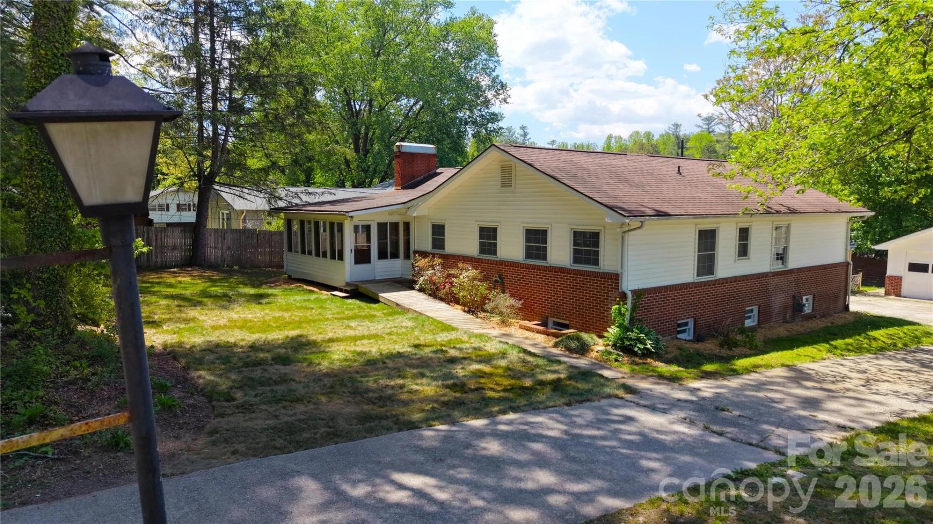 1627 Greenville Highway - Photo 2