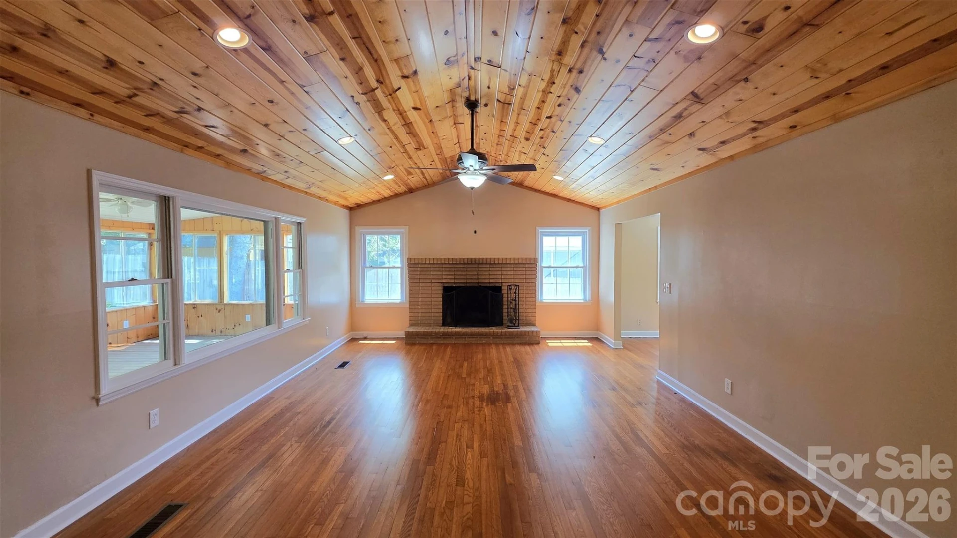 1627 Greenville Highway - Photo 4