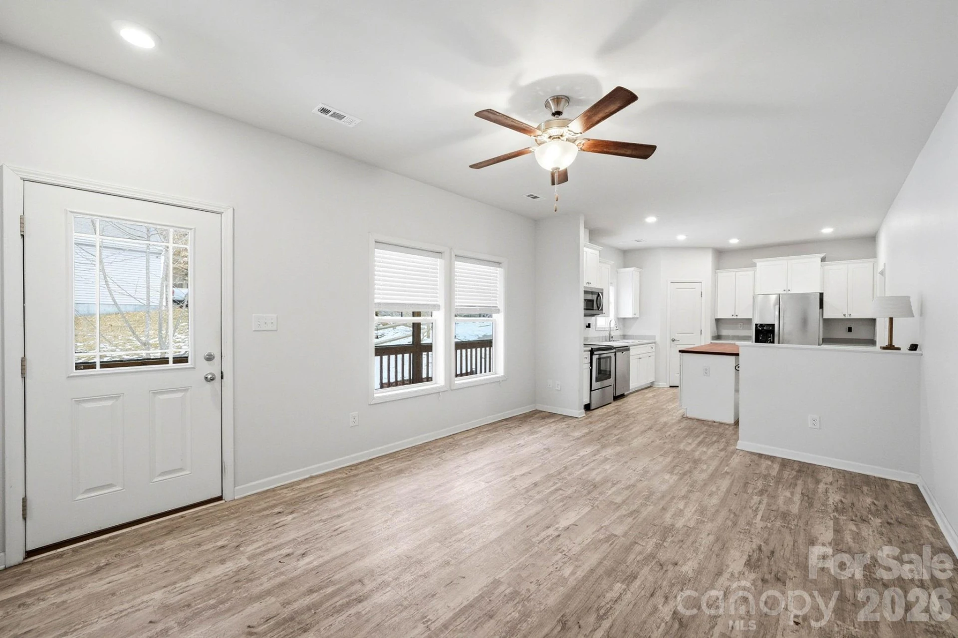 138 Lone Eagle Lane - Photo 5