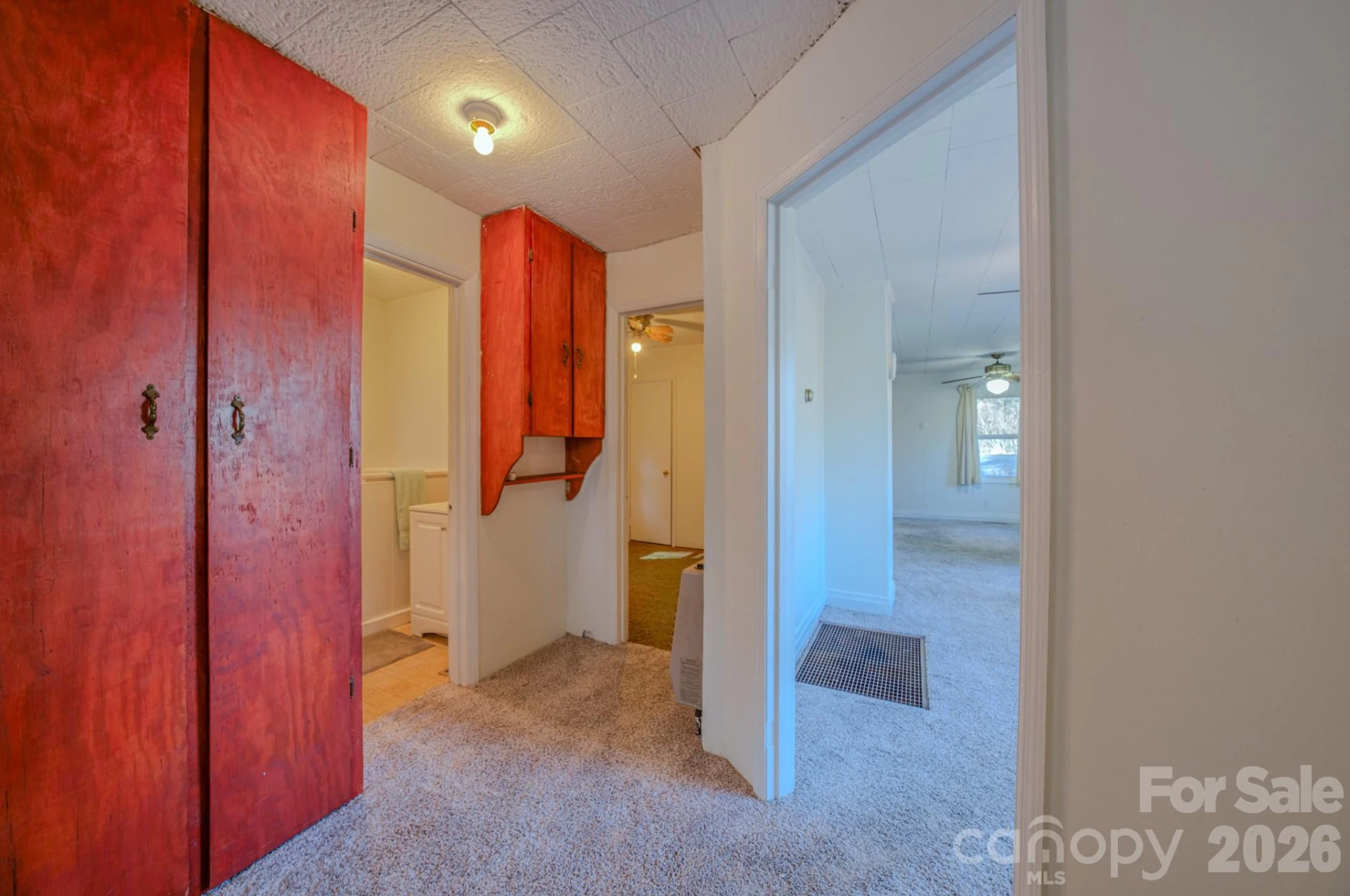 550 Saluda Street - Photo 12