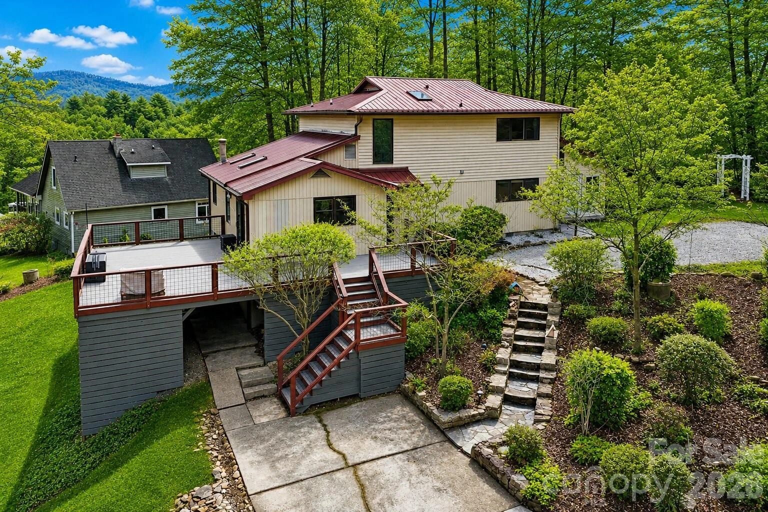 623 Owensby Road - Photo 2