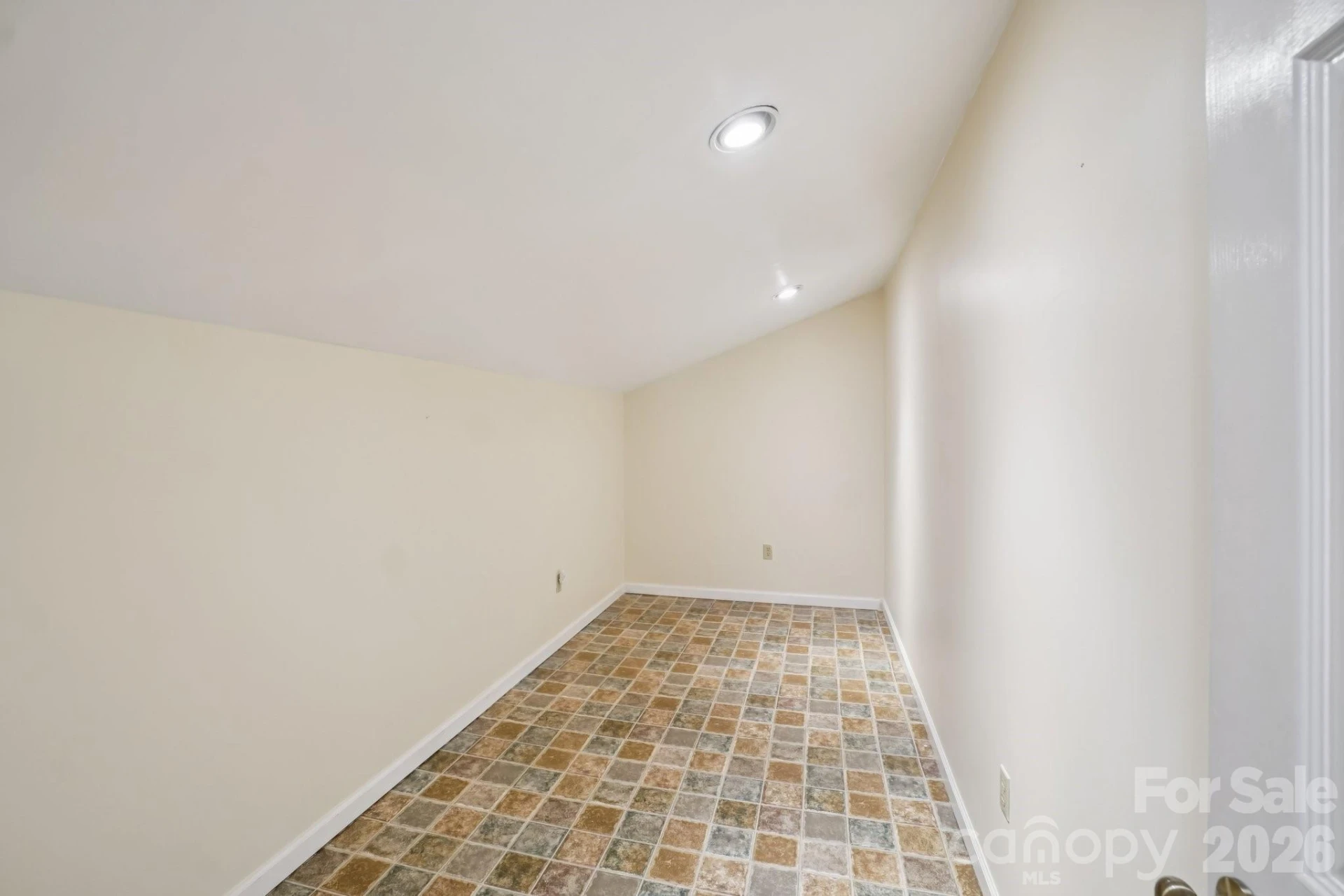623 Owensby Road - Photo 40