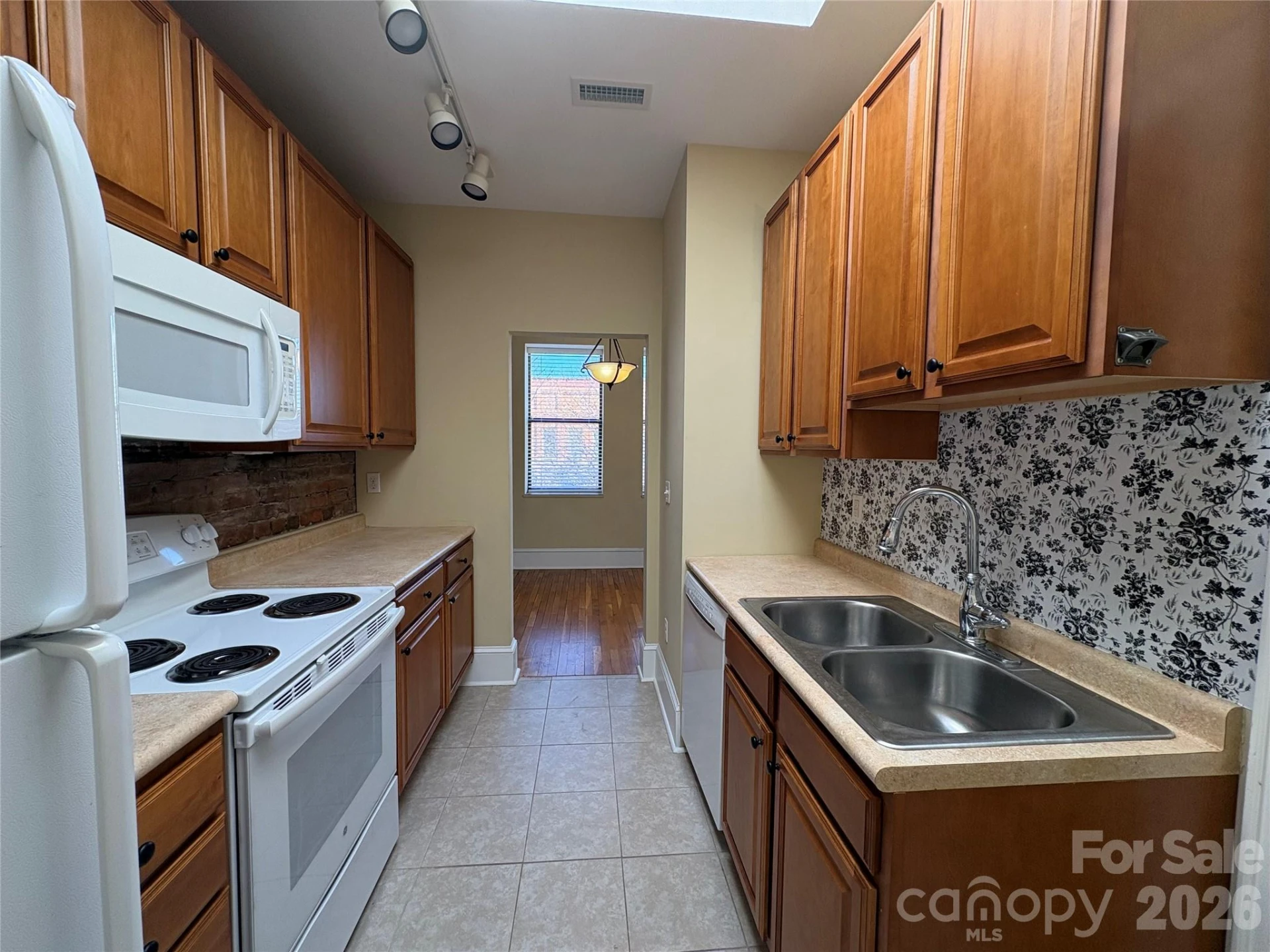 501 N Main Street - Photo 8