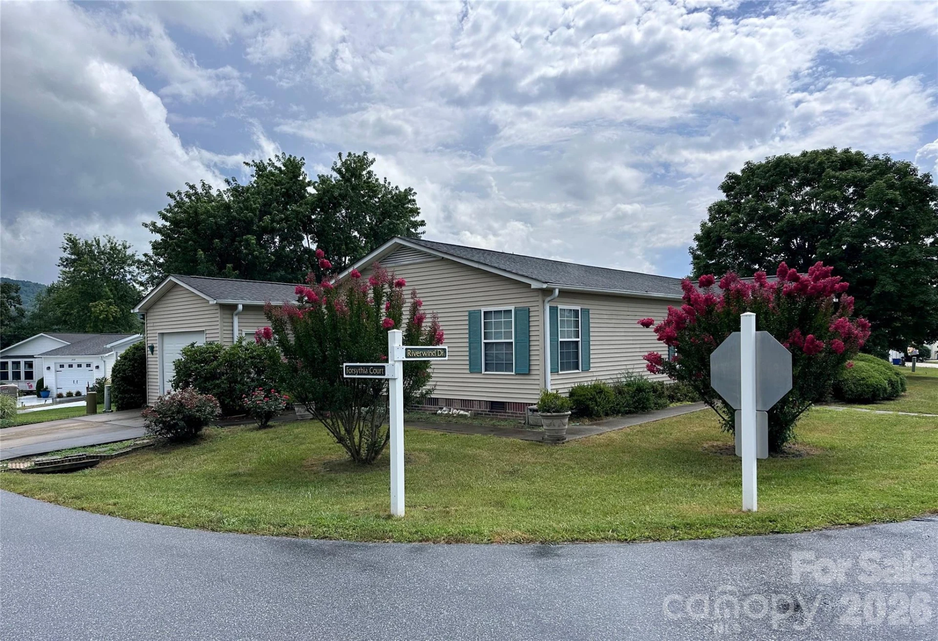 308 Riverwind Drive - Photo 2