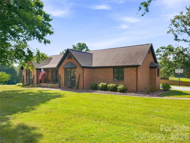 41 Forest Knoll Drive, Weaverville, NC, 28787