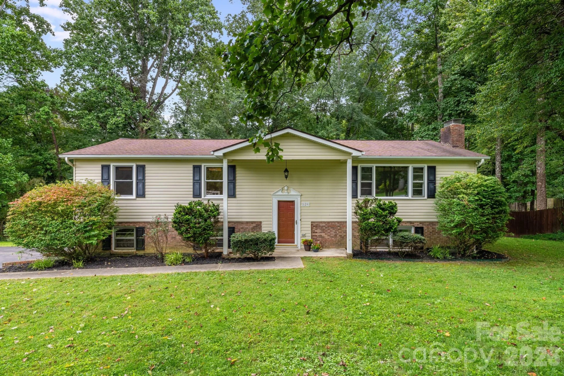 129 Whisperwood Drive - Photo 2