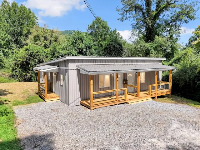 80 Mcelroy Street, Waynesville, NC, 28786