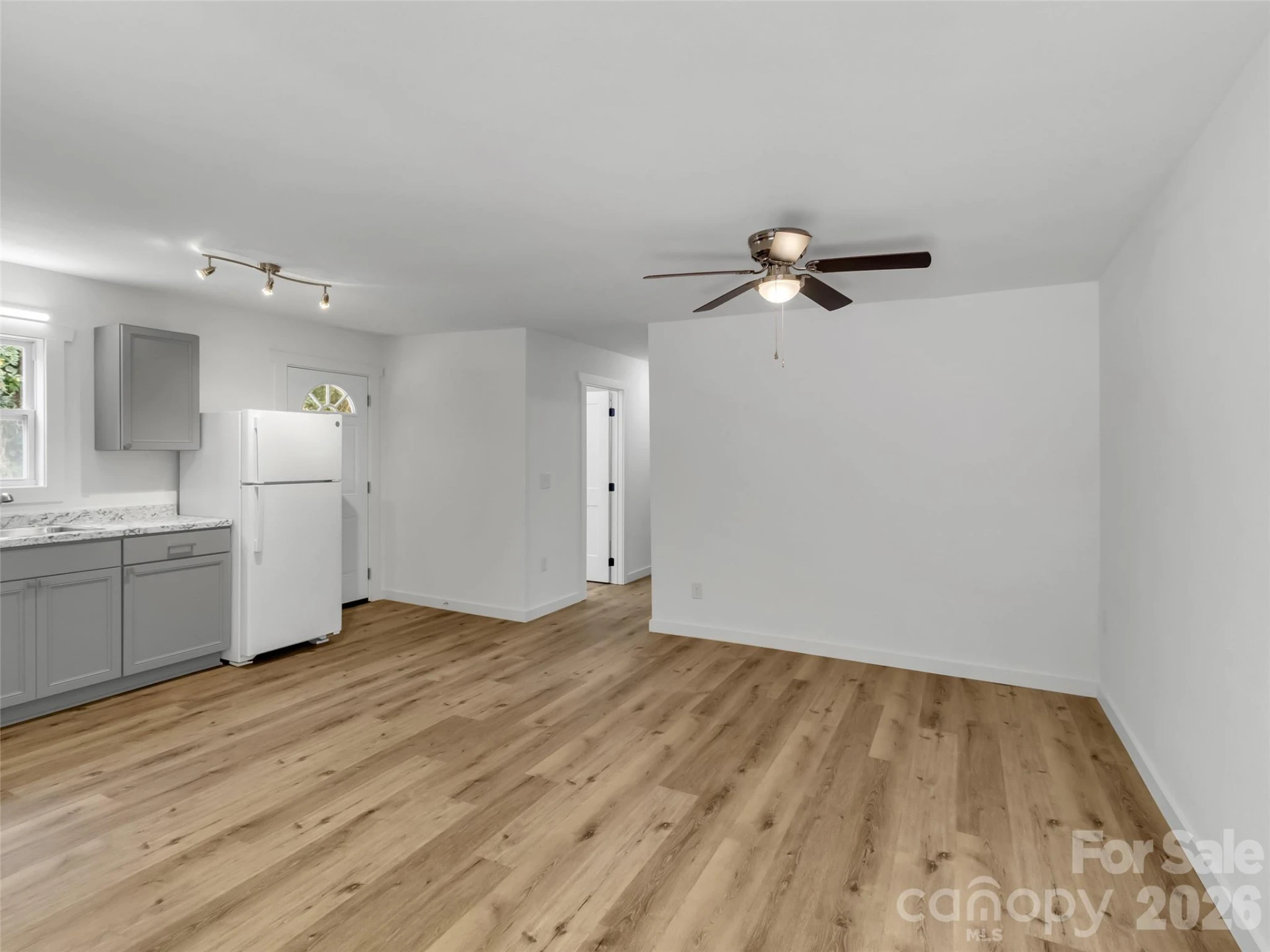 80 Mcelroy Street - Photo 8