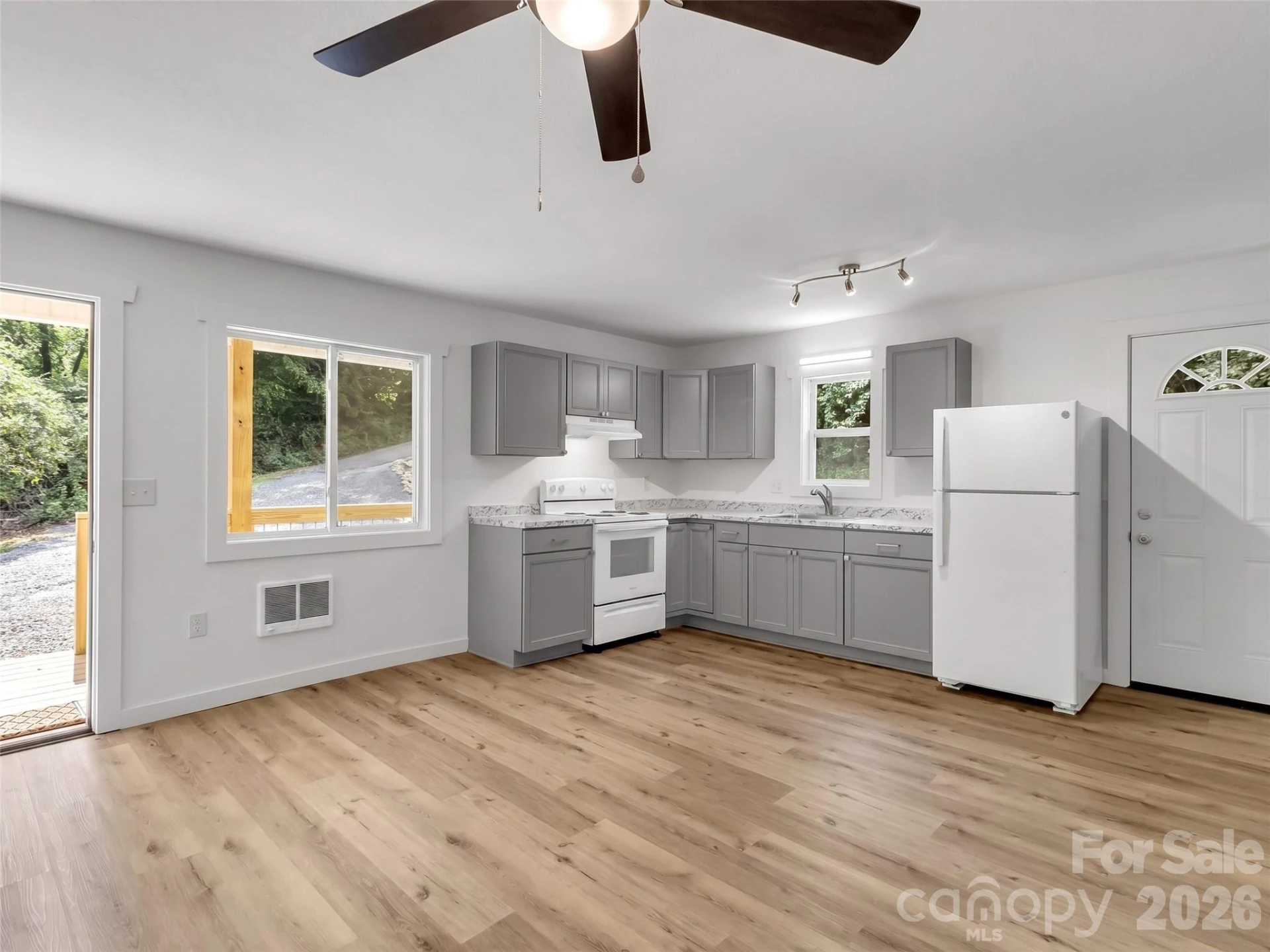 80 Mcelroy Street - Photo 10