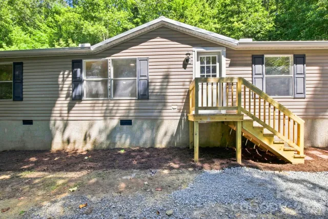 190 Pinewood Knoll Drive, Hendersonville, NC, 28739
