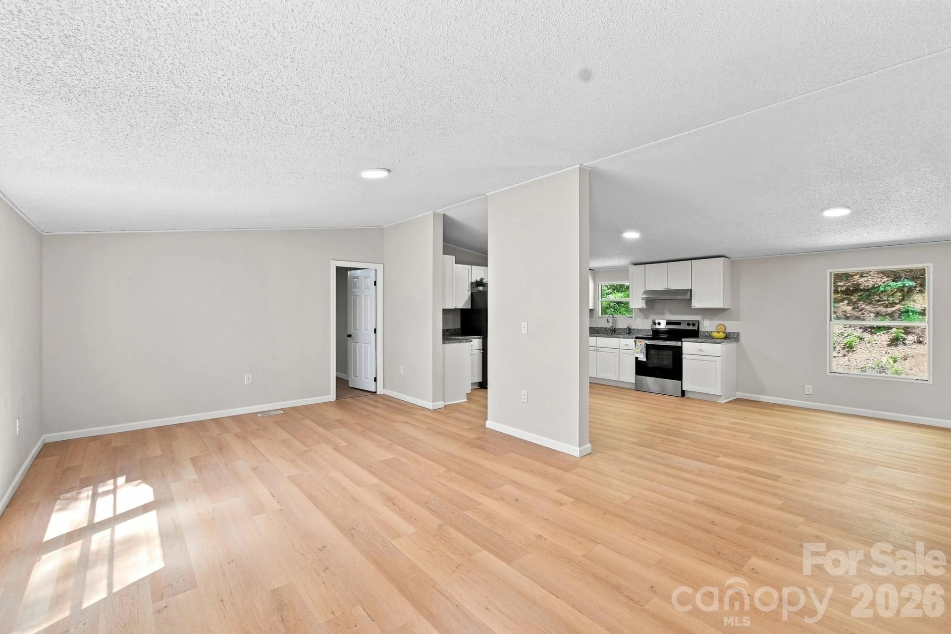 190 Pinewood Knoll Drive - Photo 3