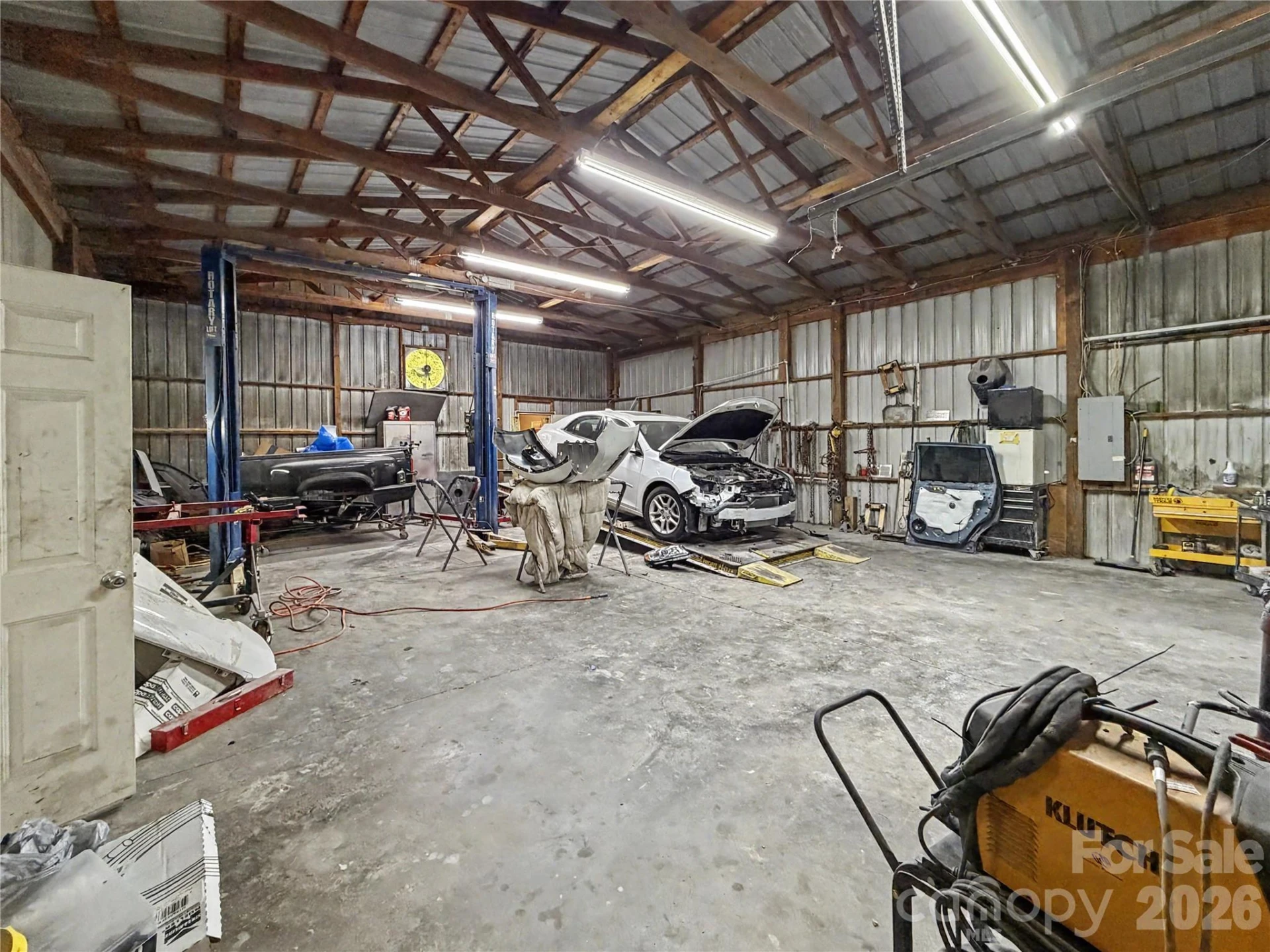 2330 Oakland Road - Photo 9
